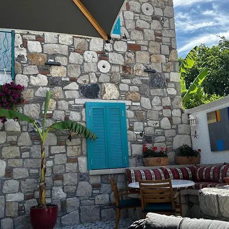 The Castle Butik Sigacik Δωμάτια σε οικογενειακή κατοικία Seferihisar